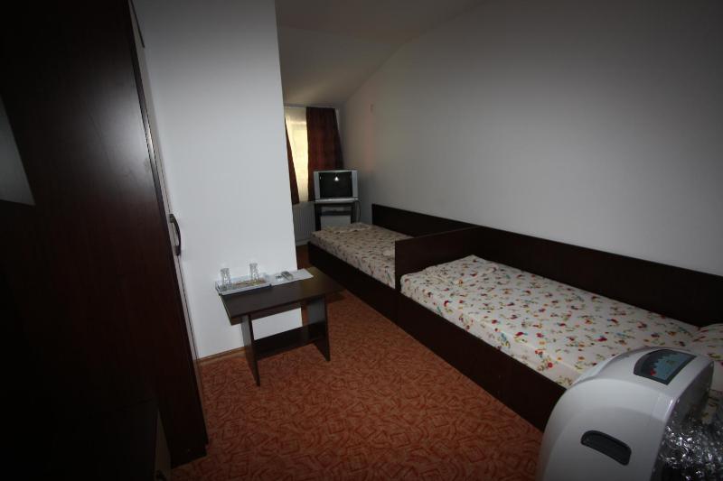 Double or Twin Room image 2