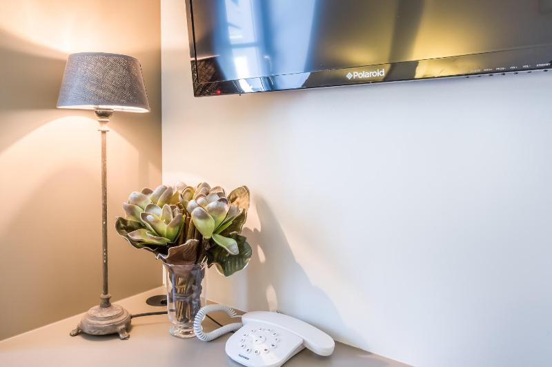 Deluxe Double Room image 3