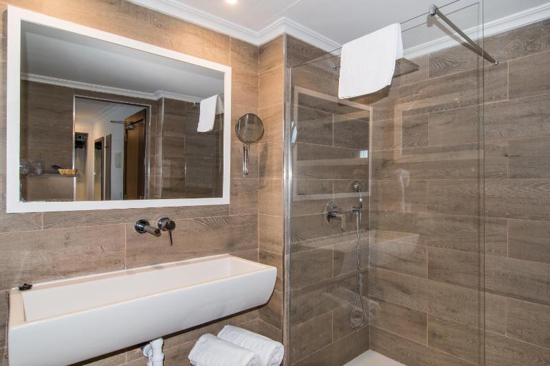 Junior Suite with Sea View image 4