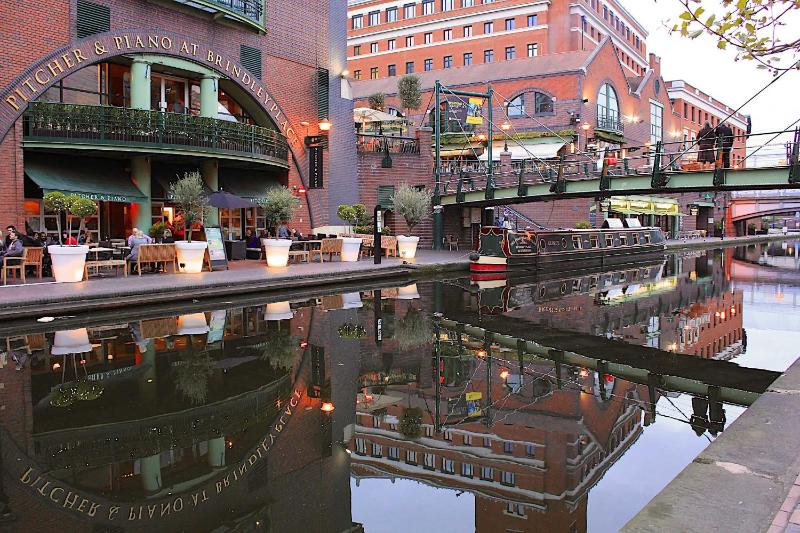 Apartment with Terrace image 2