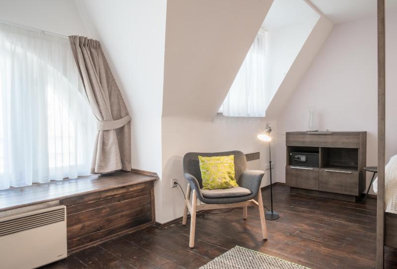 One Bedroom Apartment Marcus image 3