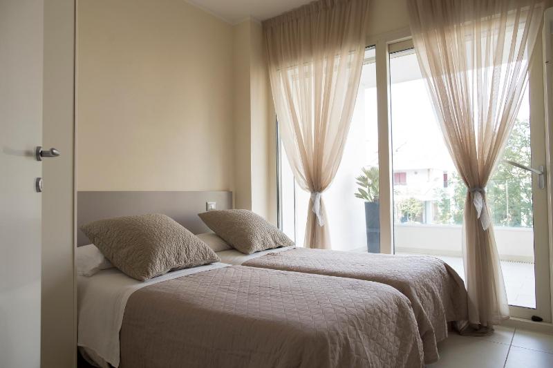 Family Suite with Terrace image 4