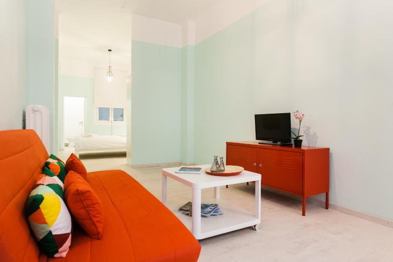 Playful Apartment in Great location in Athens  image 2