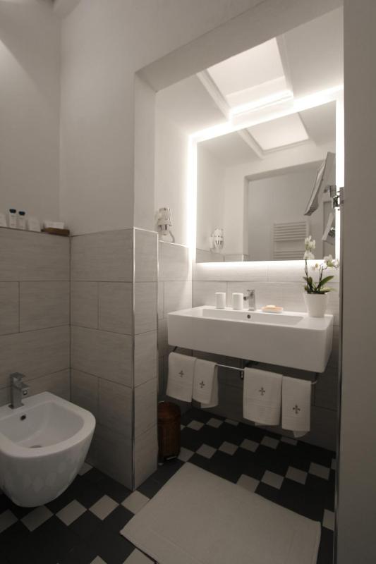 Superior Double Room image 4