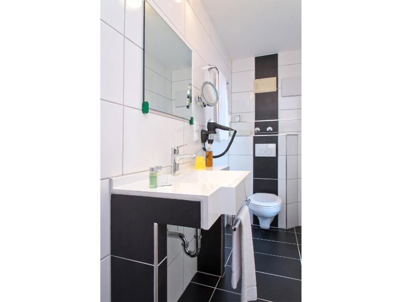 Studio Apartment image 4