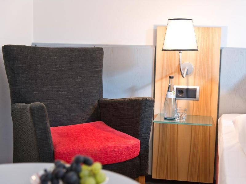 Double Room Business image 3