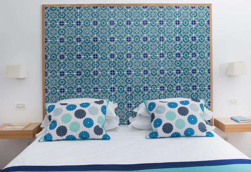 Superior Double or Twin Room with Sea View image 2