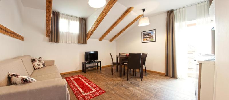 Deluxe One-Bedroom Apartment with Balcony  image 3