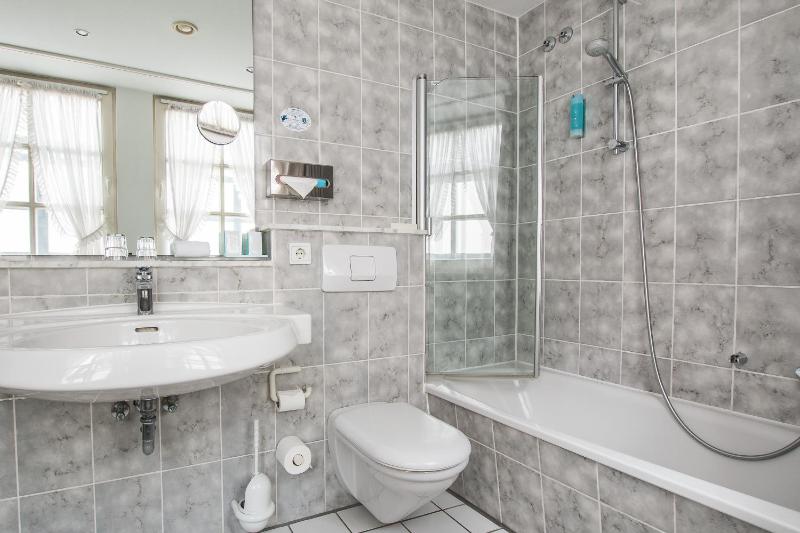 Double Room image 4