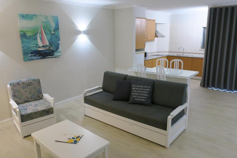 One-Bedroom Family Apartment with Pool View  image 3