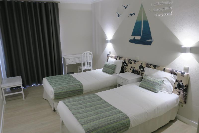 One-Bedroom Family Apartment with Pool View  image 2