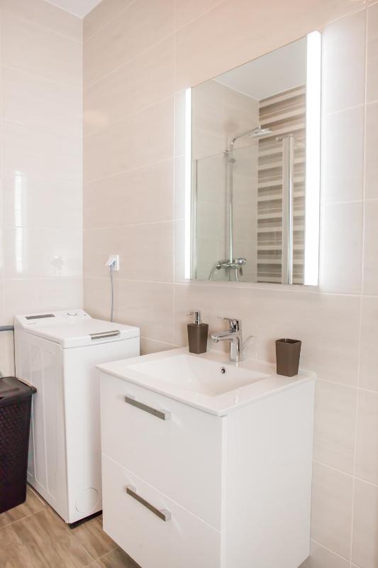 Two-Bedroom Apartment with Two Bathrooms , Balcony and Sea View (7 Adults) image 3