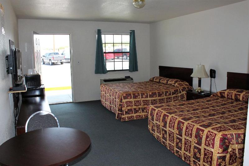 Queen Room with Two Queen Beds image 1