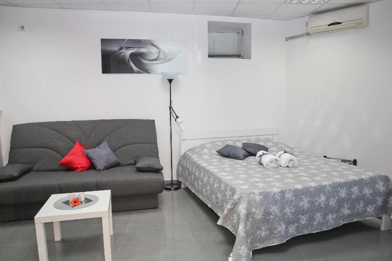 Apartment with Sea View image 3
