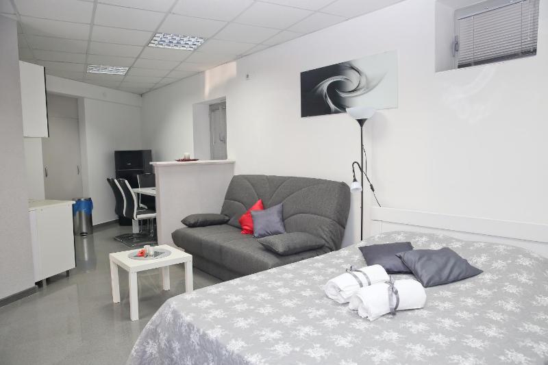 Apartment with Sea View image 4