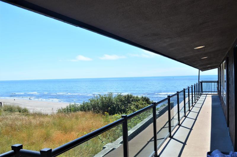 Limited Oceanview with Fireplace 