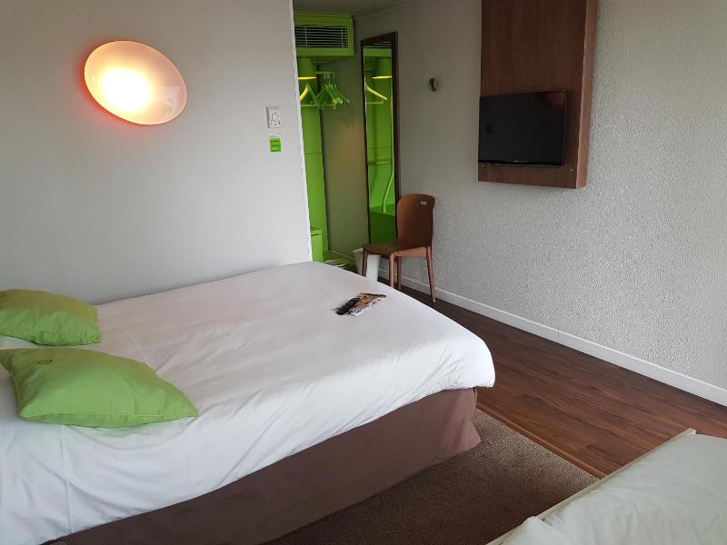 New Generation Triple Room ( 2 Single Beds  + 1 Junior Bed) image 4