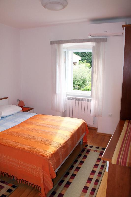 Economy Double Room image 4