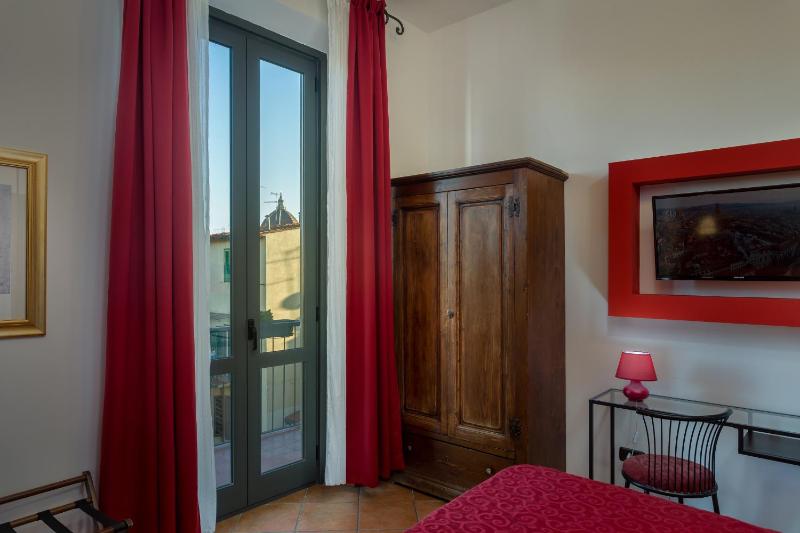 Classic Double or Twin Room image 2