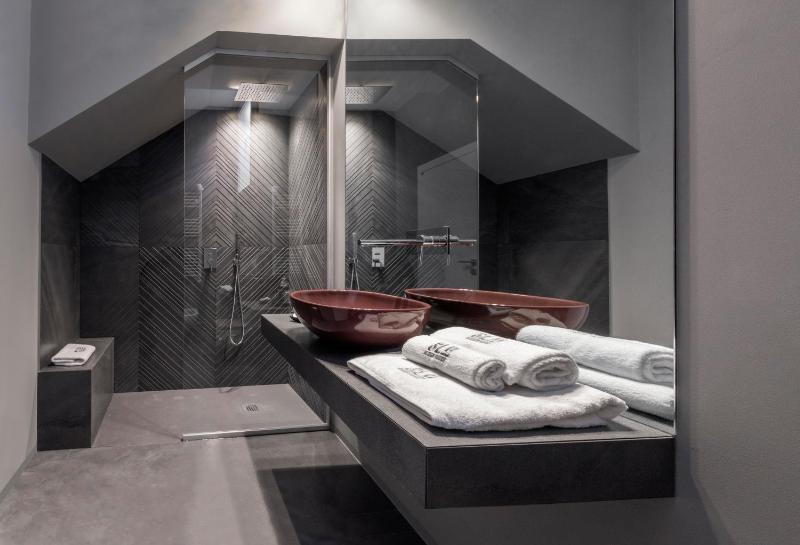 Suite with Terrace image 3