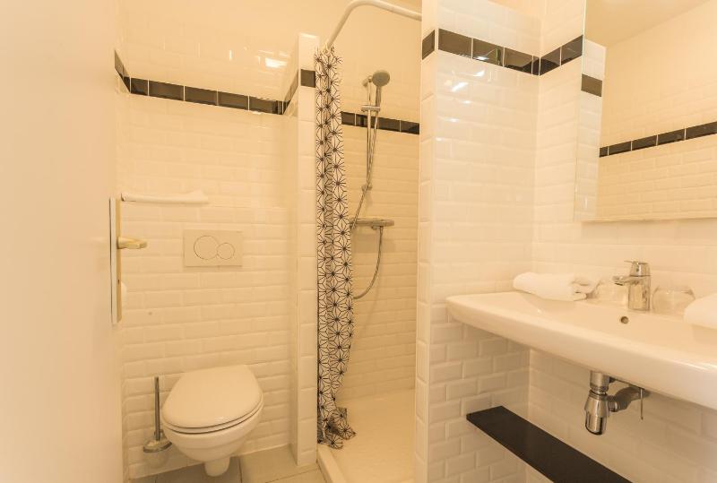 Double Room with Shower - Valley View image 2