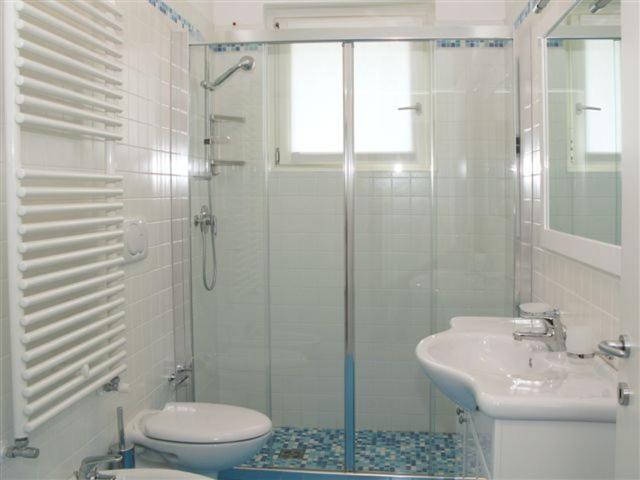 One-Bedroom Apartment image 2