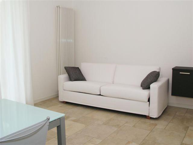 One-Bedroom Apartment image 3
