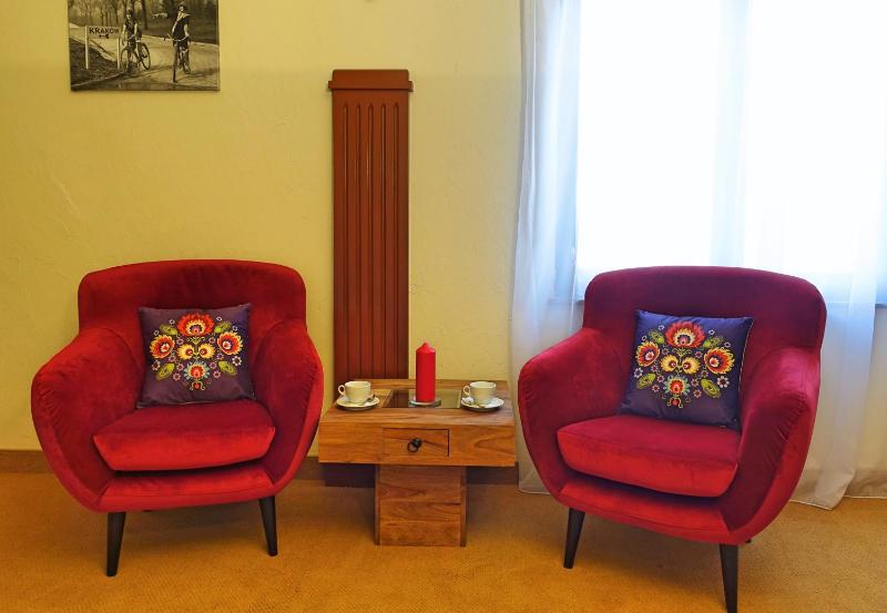 Standard Twin Room image 3