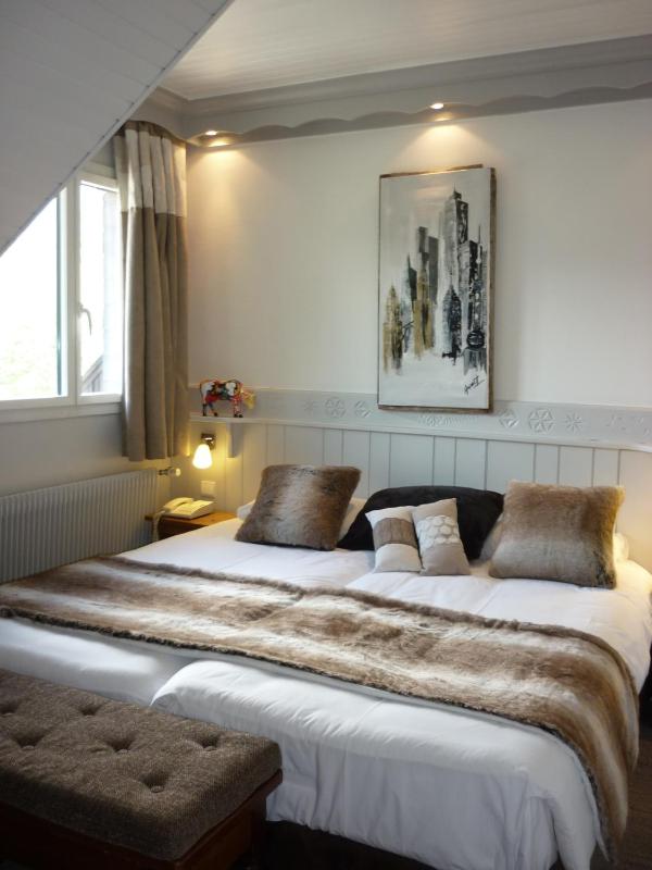 Double Room image 2