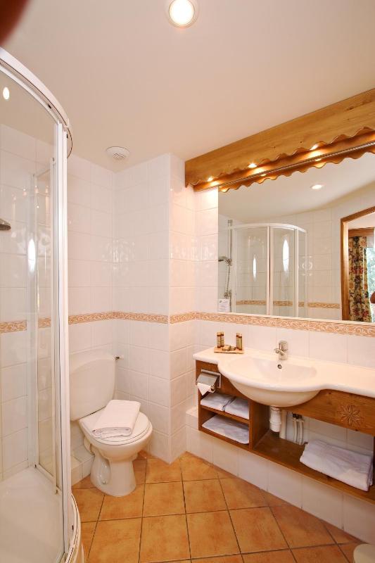 Double Room image 3