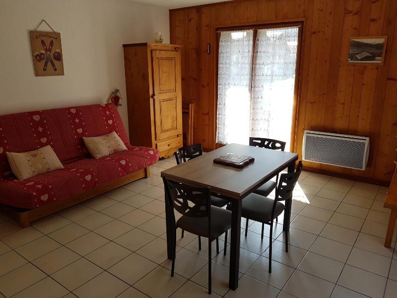 One Bedroom Apartment with Mountain View image 3