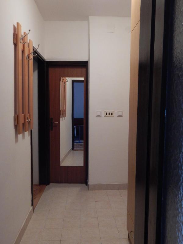 One-Bedroom Apartment image 2