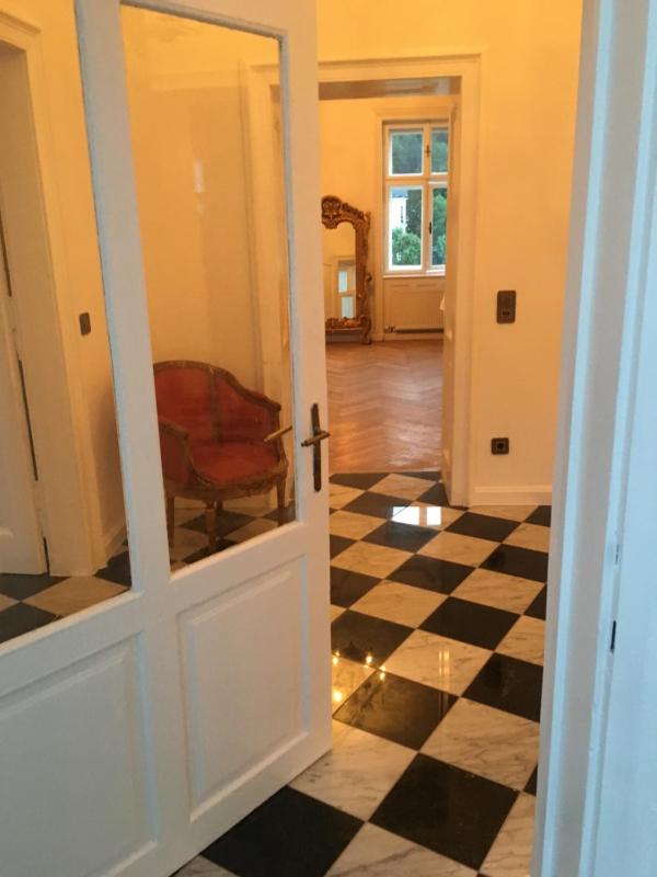 Large Double Room with River View and Separate Bathroom image 2