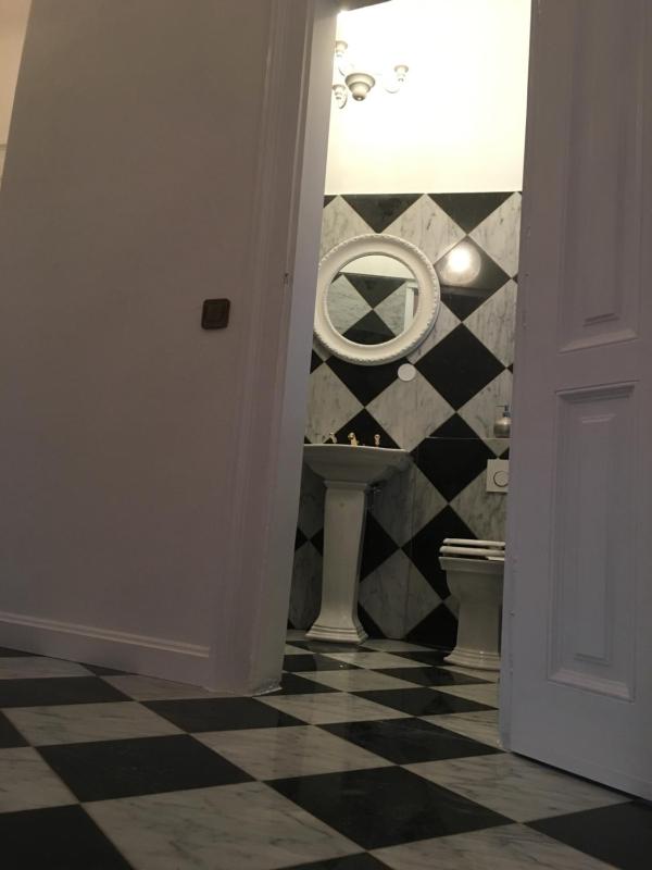 Large Double Room with River View and Separate Bathroom image 3