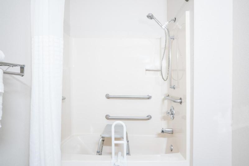 Queen Room - Disability Access/Non-Smoking image 3