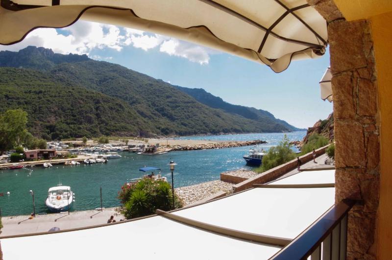 Triple Room with Sea View image 3