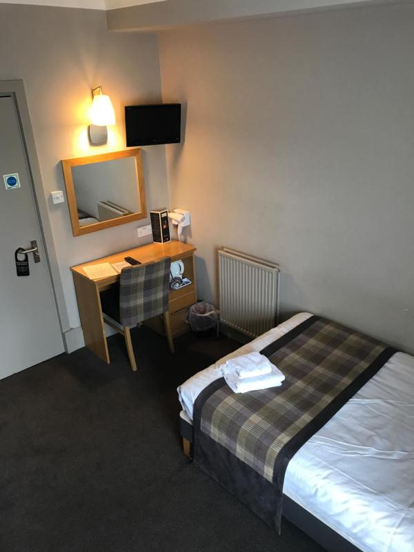 Single Room image 4