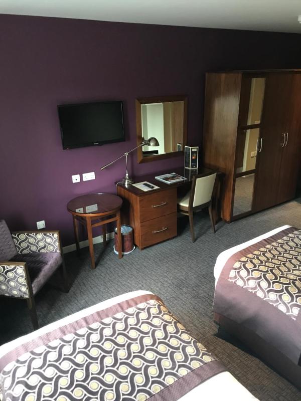 Deluxe Twin Room image 4