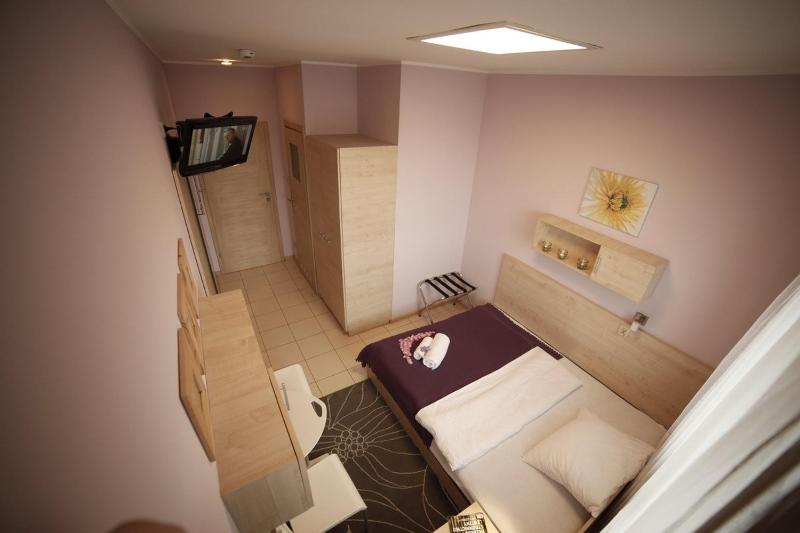 King Room image 4