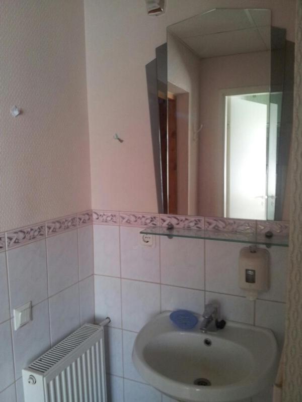 Double or Twin Room image 3