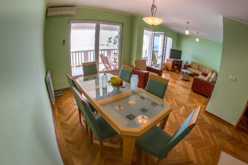 Apartment with Sea View image 3