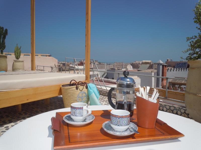 Riad Emotion - image 17