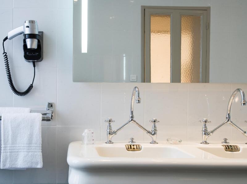 Standard Room with One Double Bed image 3