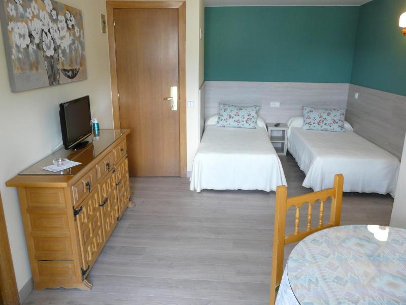 Superior Family Room image 2