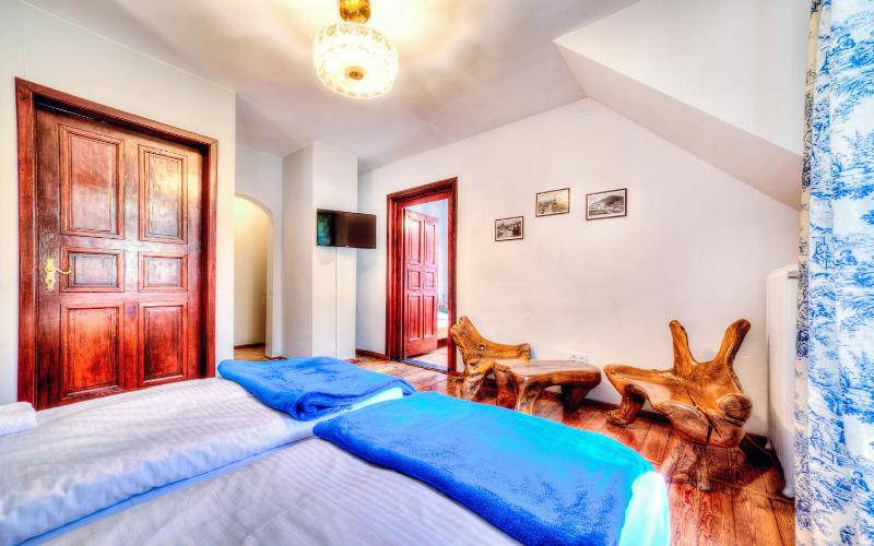 Quadruple Room with Bathroom image 2