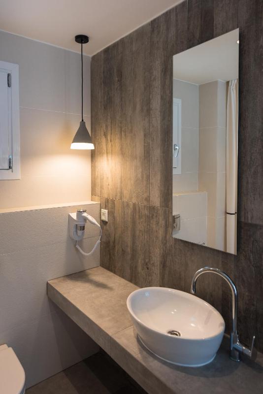 Triple Room image 2