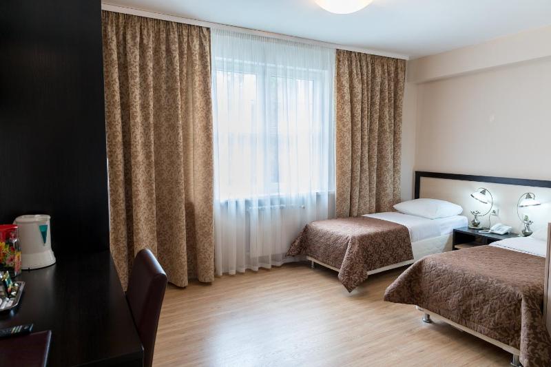Comfort Twin Room image 3