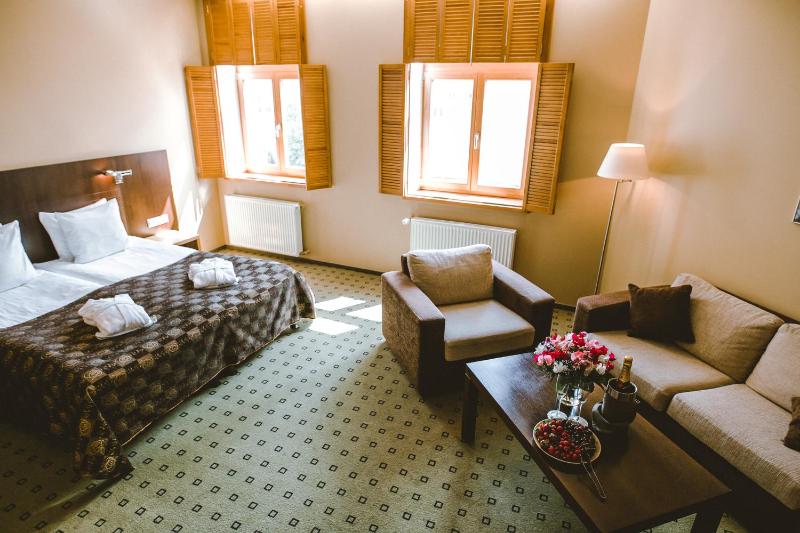 Junior Suite image 2