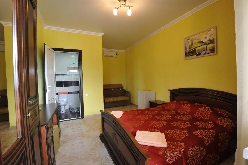 Comfort Triple Room image 2