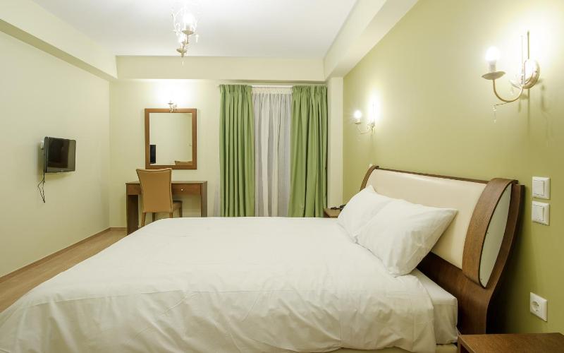 Standard Double or Twin Room image 4
